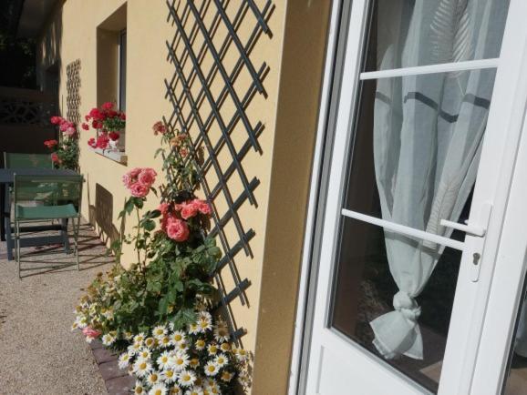 Les Nids De La Baie Bed & Breakfast Favieres  Bagian luar foto