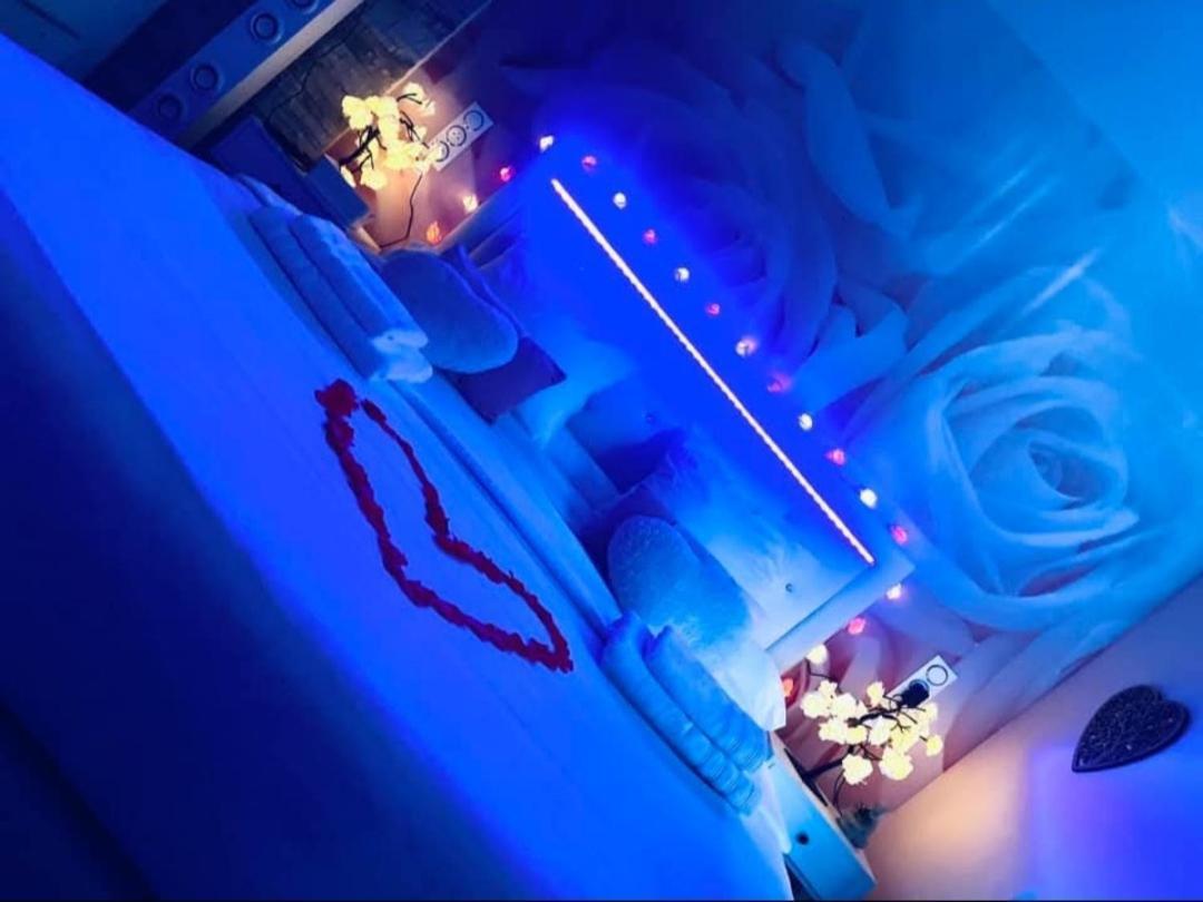 Les Nids De La Baie Bed & Breakfast Favieres  Bagian luar foto
